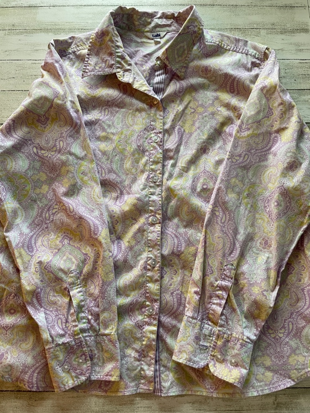 Tabi Pastel Paisley Button-Down Shirt in Lavender, Yellow and Light Green
